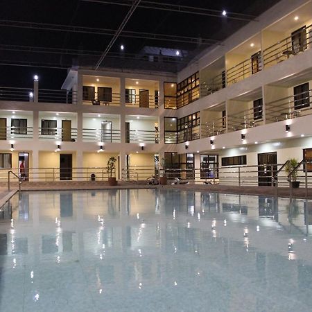 La Primera Grande Beach Resort Roxas  Екстериор снимка