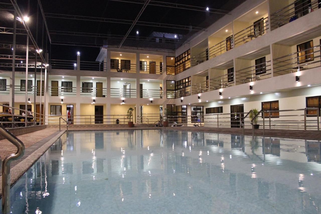 La Primera Grande Beach Resort Roxas  Екстериор снимка